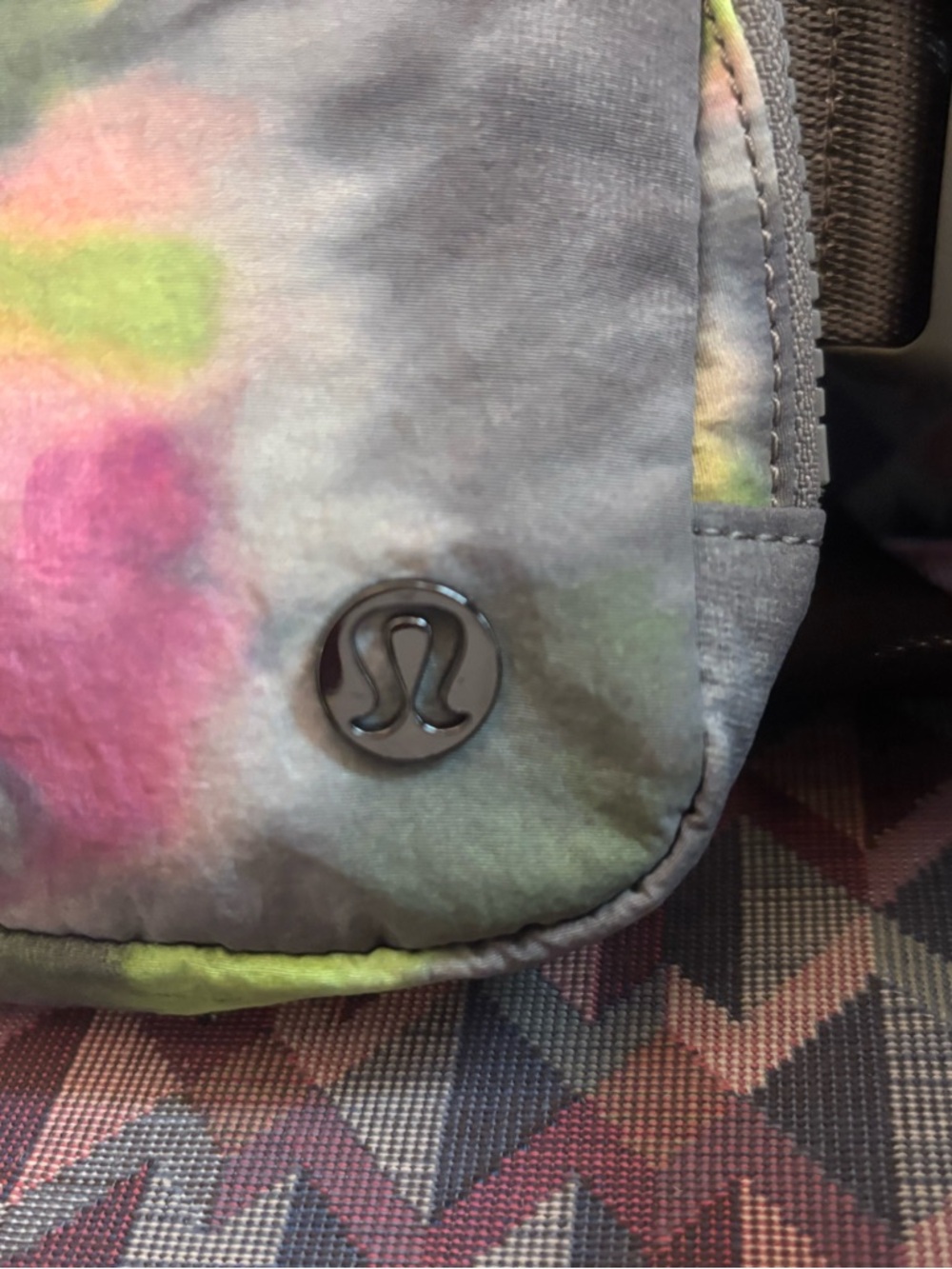 lululemon MAKE AN OFFER!  Beltbag in Pink, Green, Gray